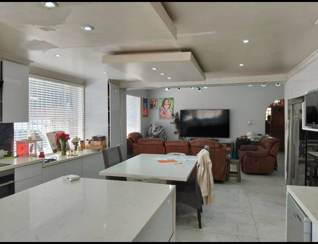 4 BEDROOM HOUSE FOR SALE IN ALBERTON NORTH